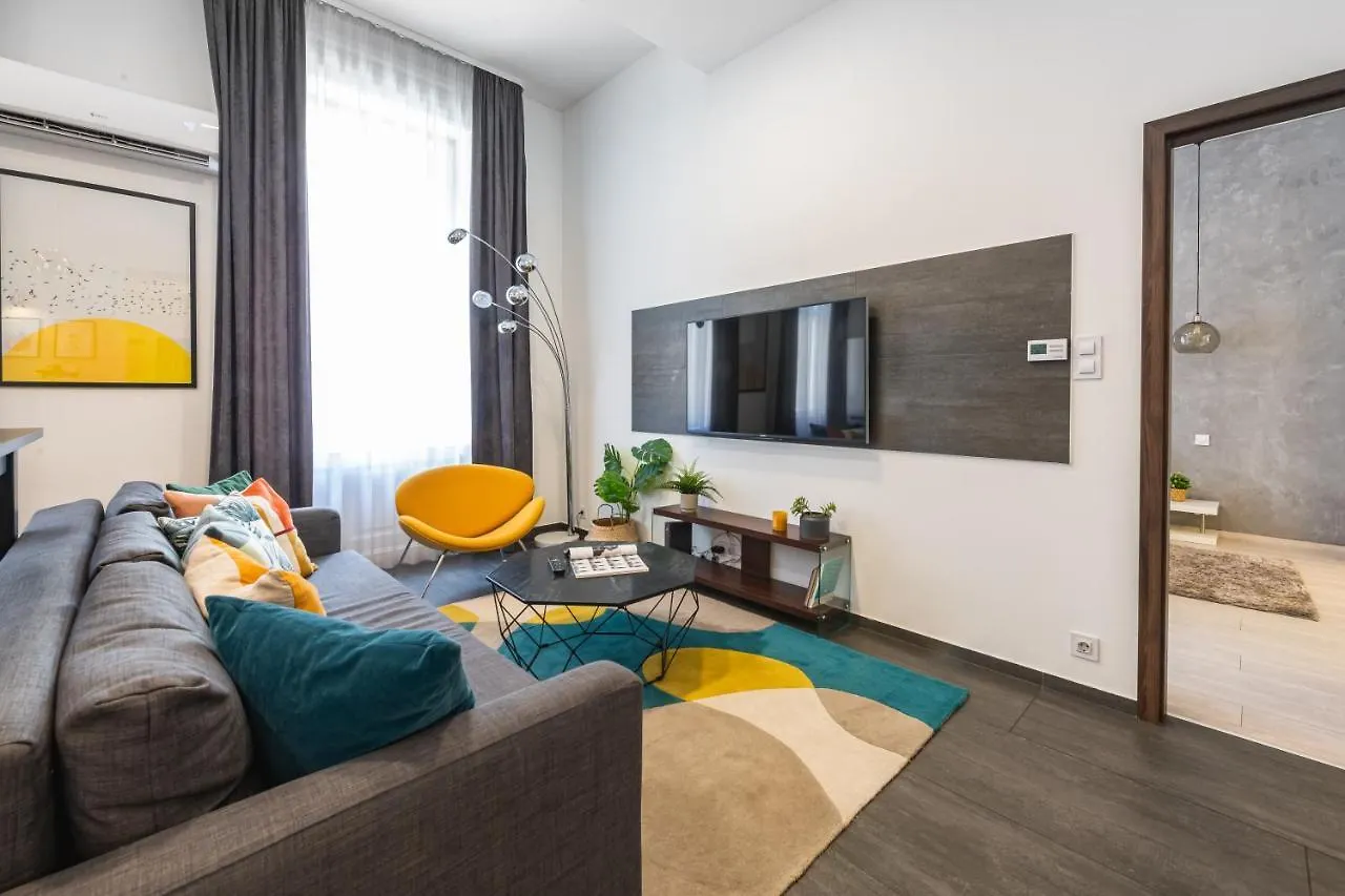 Luxury Nova Home Next To The New York Cafe Budapest