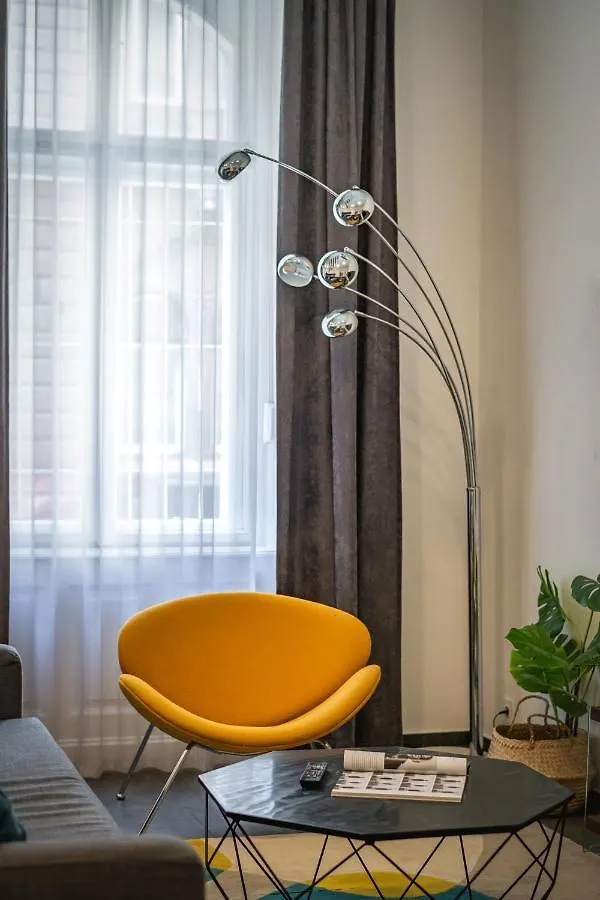Apartment Luxury Nova Home Next To The New York Cafe Budapest